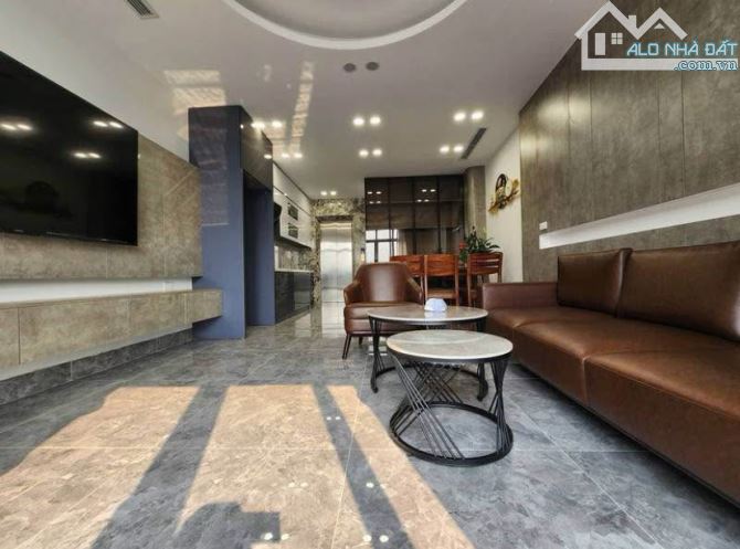 NHÀ RIÊNG LẠC LONG QUÂN_XUÂN LA- DT 42M2, 6 TẦNG, THANG MÁY- TAXI ĐỖ CỬA- 10 TỶ