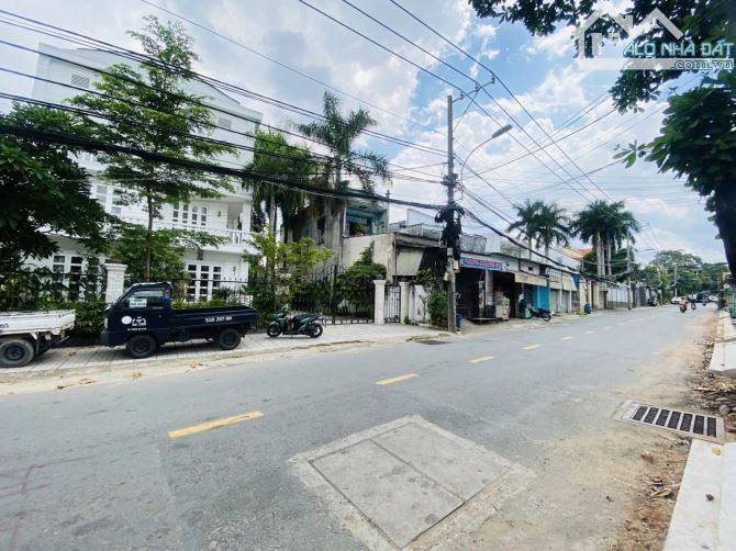 BÁN BIỆT THỰ 4 TẦNG -NAM CAO, TÂN PHÚ THỦ ĐỨC -DT : 1700M2 -GIÁ 55 TỶ - 1