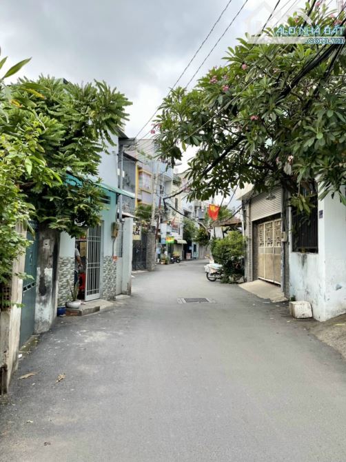 NHÀ DƯƠNG QUẢNG HÀM, P.5, GV - KHU ĐHVL. DT: 4,3M X 23M CN: 92M2 C4 - GIÁ 6,7TY TL - 1
