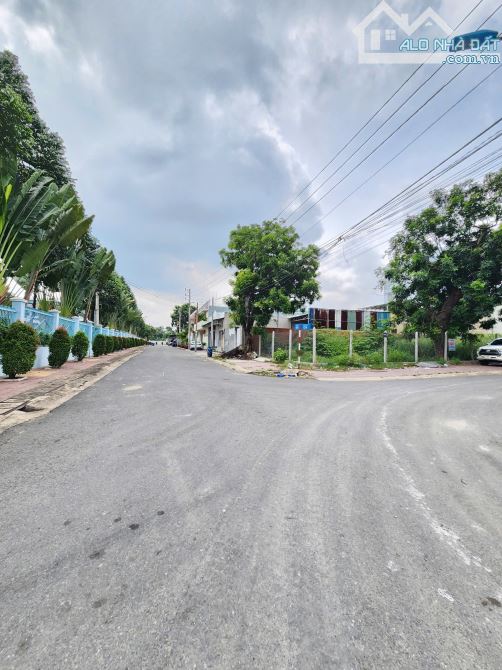 đất 300m2 9ty TL Góc 2 mặt tiền 10x30m, p.Tân Đông Hiệp, Tp.Dĩ An - 1