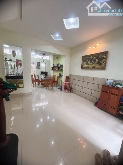 Bán nhà mặt tiền ngay Tạ Quang Bửu, kế chung cư Giai Việt, 6x20 Biệt thự Hiếm chỉ 24 tỷ - 1