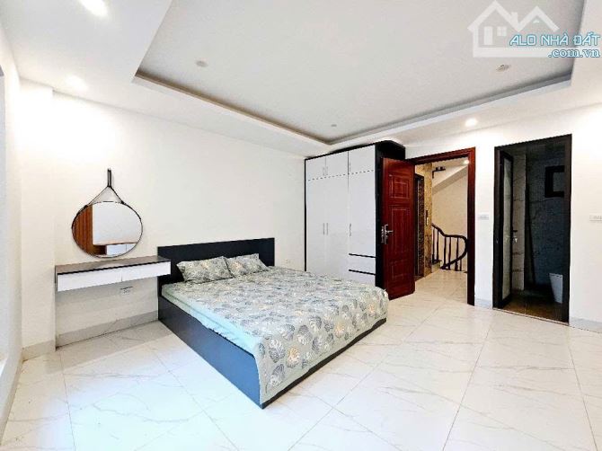 NHÀ MỚI ĐỖ NHUẬN 5 TẦNG 40M FULL NỘI THẤT XỊN SÒ 1 NHÀ RA Ô TÔ TRÁNH. Tc 8x tỷ - 1