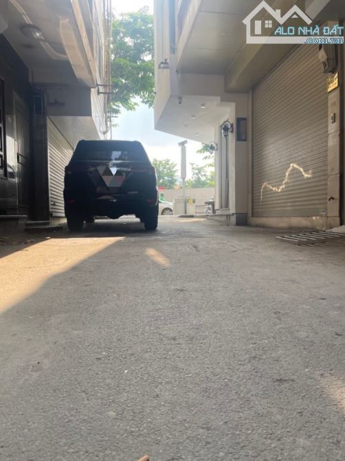Trần Quốc Hoàn, phân lô, Ô TÔ đỗ cửa, ngõ thông Phạm Văn Đồng, KINH DOANH, 35/40m2, 14tỷ - 1