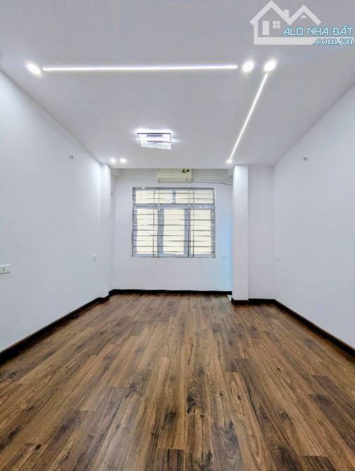 TRUNG TÂM ĐỐNG ĐA - TẦM TIỀN NHIỀU KHÁCH - CÁCH PHỐ 80M - LÔ GÓC 3 THOÁNG VĨNH VIỄN - 1