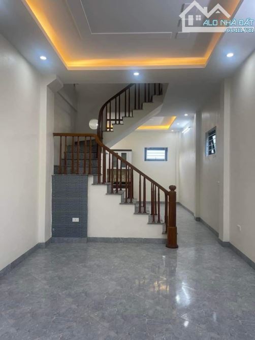 BÁN NHÀ GẦN NGÃ TƯ NHỔN ĐẠI HỌC CÔNG NGHIỆP ,ĐƯỜNG VÀNH ĐAI 3,5 ,DT 38M2 ,GIÁ 4TY CTL - 1