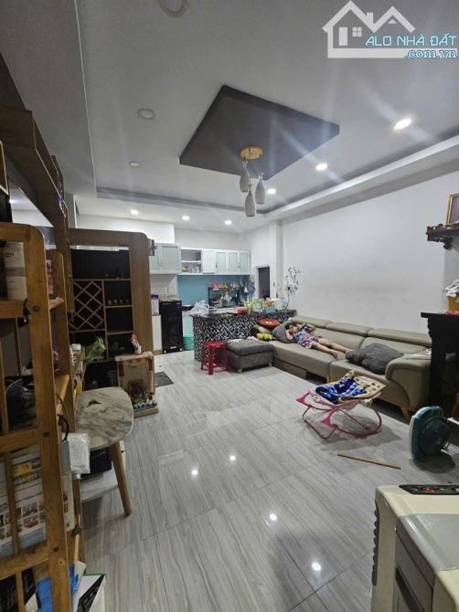 Bán Nhà Hẻm Nở Hậu 8x20m Đường Âu Dương Lân Phường 2 Quận 8 . - 1
