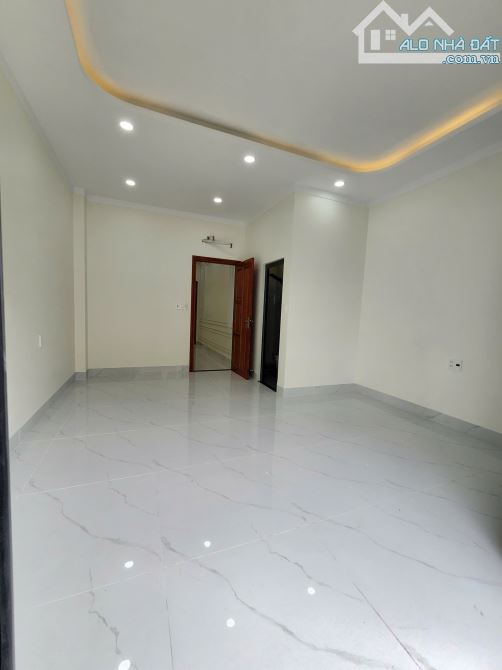 Bán nhà 1 trệt 2 lầu, gần Vincom ngã tư 550, p.Tân Đông Hiệp, Tp.Dĩ An chỉ 5ty500 TL M6066 - 12