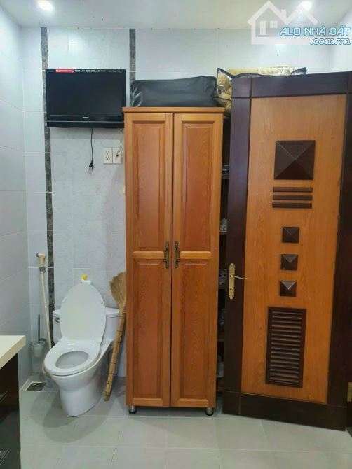 Bán biệt thự toàn gỗ quý KDC 6B- 250M-2- 3 lầu có hầm - 6PN- 8WC đường phạm hùng nói dày - 16