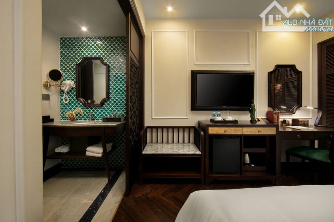 Cần bán khách sạn 4 sao mặt phố Hàng Bè - 300m2 - MT 9m - 80 phòng - 324 tỷ, DT 3 tỷ/tháng - 19