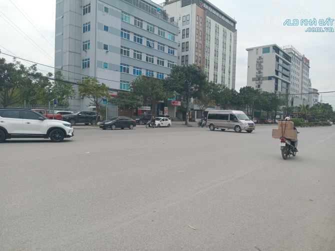 Bán đất mặt đường Tân Mai DT 1175m2, MT 30m, Giá 90 tỷ - 2