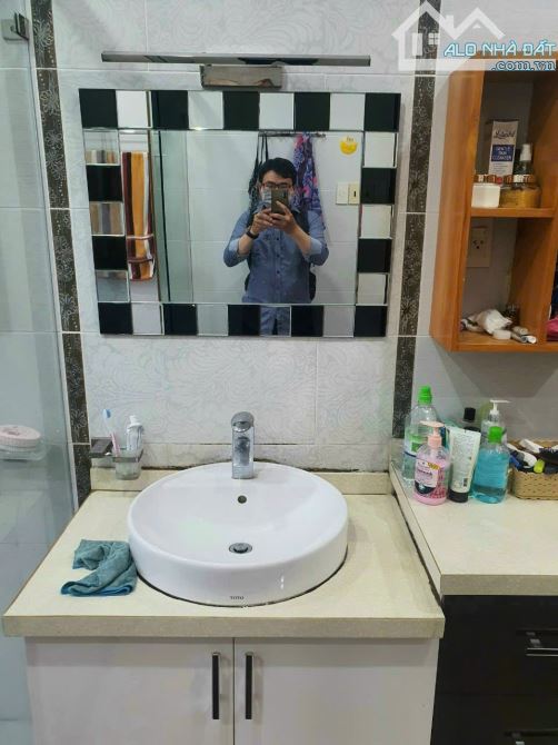 Bán biệt thự toàn gỗ quý KDC 6B- 250M-2- 3 lầu có hầm - 6PN- 8WC đường phạm hùng nói dày - 2