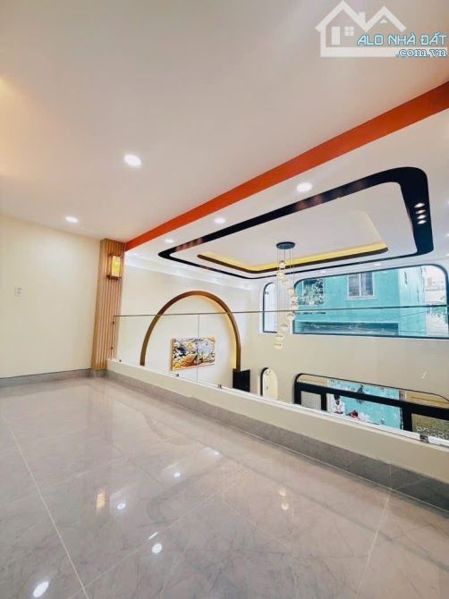 NHÀ ĐẸP MÊ LY KINH DOANH NGAY LŨY BÁN BÍCH, NGANG KHỦNG TRÊN 6M, HXH,5 TẦNG CHỈ NHỈNH 8 TY - 4
