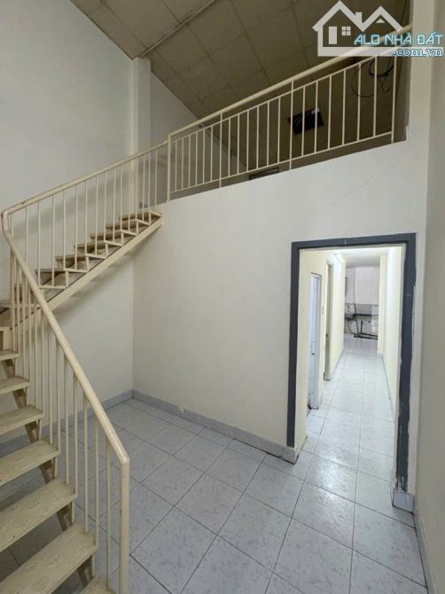 BÁN NHÀ - SÁT MT PHÚ THUẬN - CẠNH PHÚ MỸ HƯNG - 80m2 - 80TR/M2 - SHR - 2