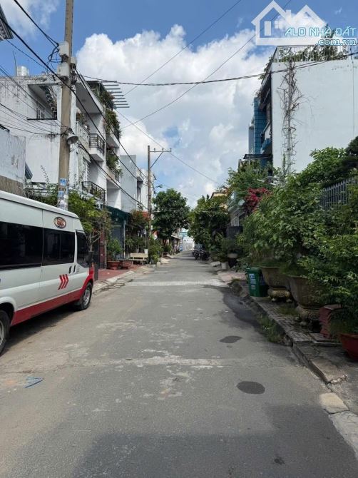 BÁN ĐẤT TẶNG NHÀ DƯƠNG THỊ MƯỜI Q12 - 172M2 ( 9M X 19M) - HẺM XE TẢI - 9.66 TỶ. - 2