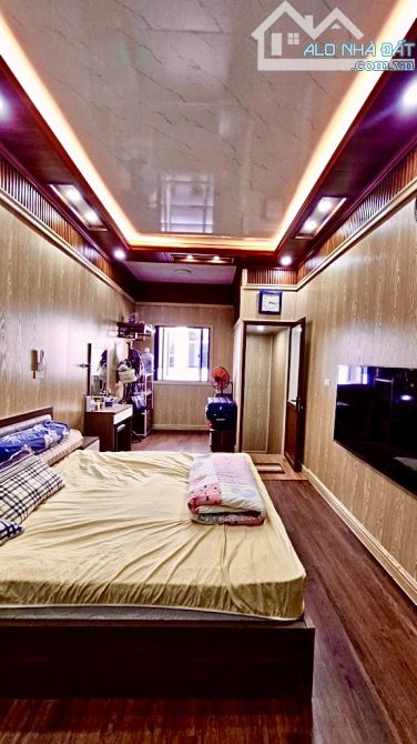 Bán nhà tập thể thành công tt đống đa fun nội thất xịn sò ô tô đỗ cầu thang thoáng trước s - 2