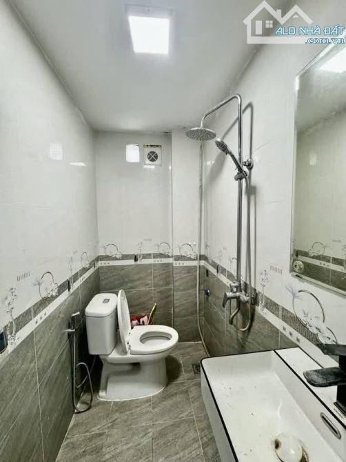CẦN BÁN NHÀ NGÕ OTO, ĐƯỜNG LÁNG,  Q  ĐỐNG ĐA DT: 42M2 4T MT: 4,5M GIÁ: 9,6TỶ, - 2