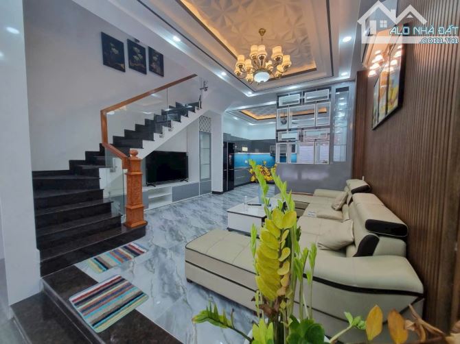 Bán nhà phố cao cấp khu Anh Tuần Huỳnh Tấn Phát, Nhà Bè, DT 5 x16m, 3 lầu,ST. Giá 8,5 tỷ - 2
