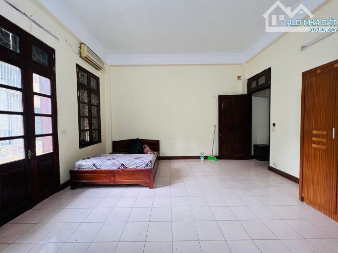 Bán Nhà Phân lô phố Trúc Khê - Nguyên Hồng - Đống Đa 66m2, 4,5 tầng, MT 5,5m giá 27,5 Tỷ - 2