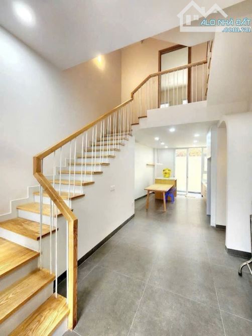 Bán nhà 3 tầng Hương Lộ 2, Bình Tân, 4.5 x 12.5m, hẻm 7m, chỉ 5.3 tỷ tl - 2
