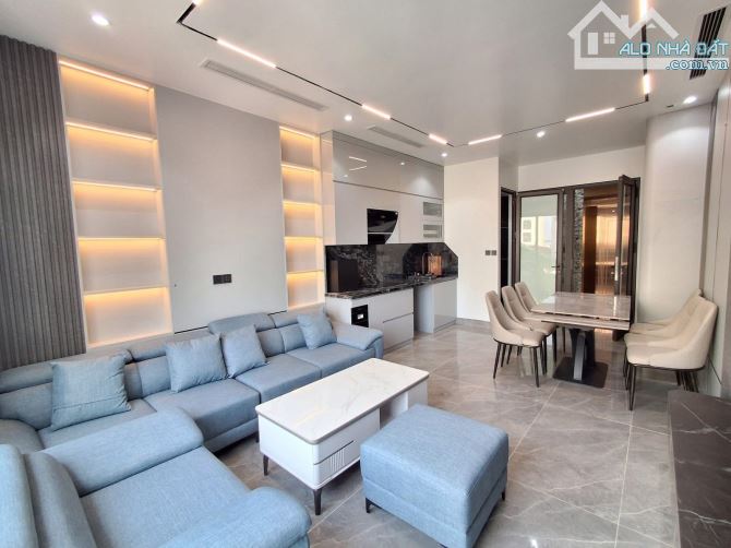 SIÊU PHẨM P.LÔ HÀNG KHÔNG NGUYỄN VĂN CỪ– 7 TẦNG – OTO TRÁNH – 19.5 TỶ - 2