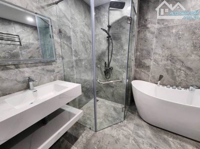 NHÀ RIÊNG LẠC LONG QUÂN_XUÂN LA- DT 42M2, 6 TẦNG, THANG MÁY- TAXI ĐỖ CỬA- 10 TỶ