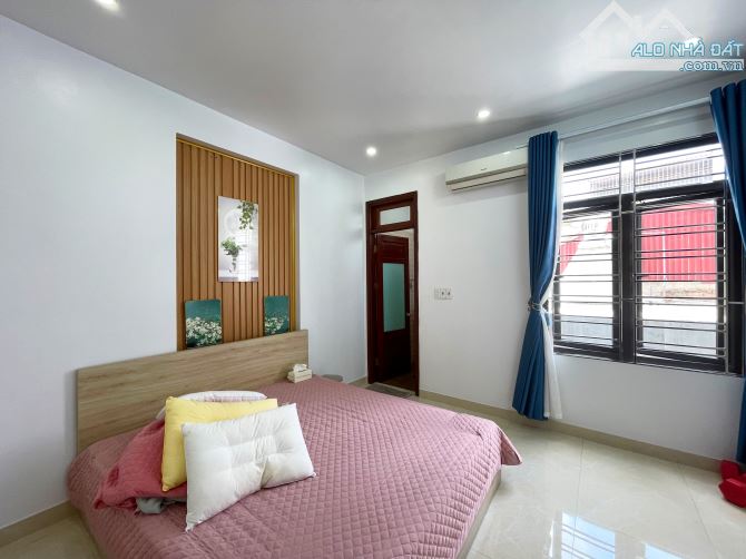 Nhà 5 tầng thang máy Văn Cao - 61m2 - Đường 6m - 2