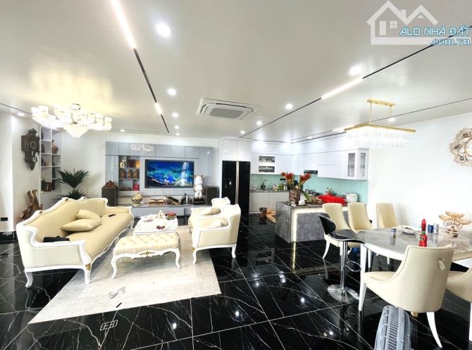 ANH TRAI NHỜ BÁN CĂN BIỆT THỰ LÔ GÓC 410M2 - TÒA RAINBOW VĂN QUÁN - PHÂN KHÚC 22 TỶ - 2