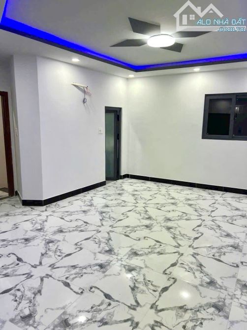Nhà Đẹp 3 Tầng - Mặt Tiền Đường Nhánh Cầu Tân Thuận - Khu Sầm Uất - 💵4,5Ty - 2