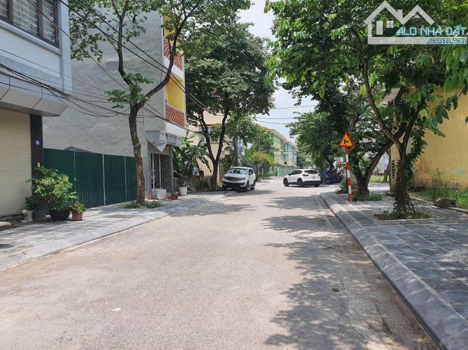 Bán Đất Linh Đàm 255m2 - Mặt Tiền 11m - Ô tô Tránh, Vỉa Hè, KD Đa Dạng - Giá Chỉ 56,5 tỷ. - 2