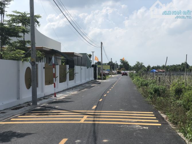 Thị trấn Phước Hải-view núi đẹp-dt:600m2-ngang 13,5m sâu 45m-có 120 thổ cư-sổ sẵn,giá 3tyx - 2