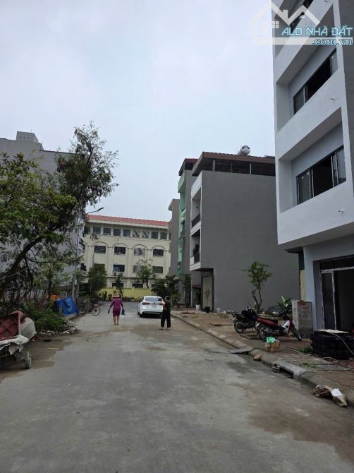 BÁN LÔ GÓC VỊ TRÍ VÀNG TTTP BẮC NINH CÁCH VINCOM NGÃ 6 VÀI TRĂM MÉT6 - 2