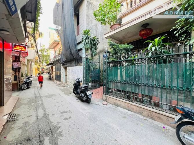 BÁN NHÀ QUẬN ỦY CẦU GIẤY 20 TỶ 100M2 MT 3/10m 6T 23 PHÒNG KHÉP KÍN NHÀ 2 THOÁNG - 2