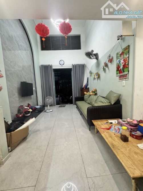 BÁN NHÀ - KHUÔNG VIỆT - 99M2 - 3 TẦNG - GIÁ 11,9 TỶ - 2