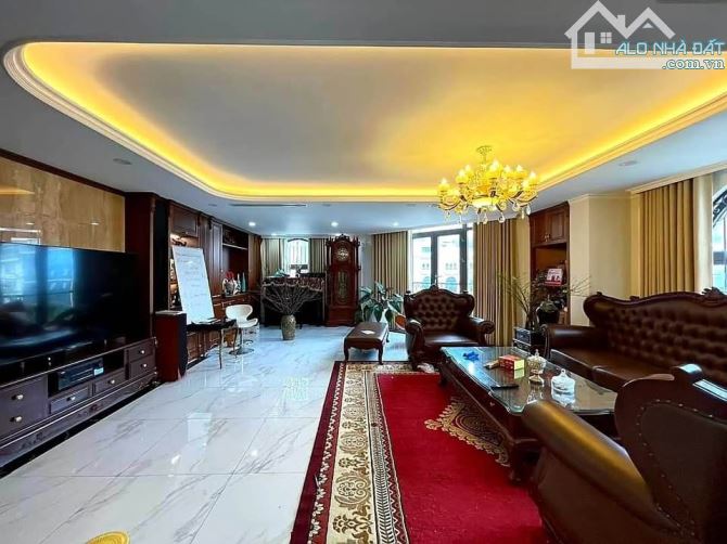 diện tích 110m mặt tiền 9m tại NGỌC LÂM  - ô tô tránh thông kịnh doanh - chỉ 31tỷ8 - 2