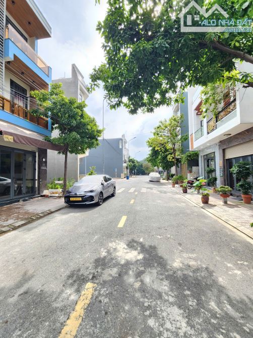 Bán nhà 1 trệt 2 lầu, gần Vincom ngã tư 550, p.Tân Đông Hiệp, Tp.Dĩ An chỉ 5ty500 TL M6066 - 2