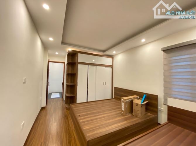 BÁN NHÀ GẦN NGÃ TƯ NHỔN ĐẠI HỌC CÔNG NGHIỆP ,ĐƯỜNG VÀNH ĐAI 3,5 ,DT 38M2 ,GIÁ 4TY CTL - 2