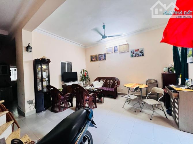 Siêu Phẩm! Bán Nhà Trần Cung - Ngõ Thông-Gần Phố-2 Thoáng-64M2 - 3 Tầng- Mt5.5 m - 10.9 Tỷ - 2