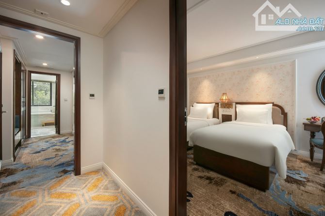 Bán khách sạn mặt phố Hàng Bông, phố Cổ, 4 sao; 355m2, 12 tầng, mặt tiền 9.5m, 320 tỷ