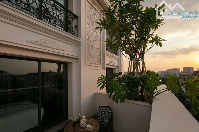 Cần bán khách sạn 4 sao mặt phố Hàng Bè - 300m2 - MT 9m - 80 phòng - 324 tỷ, DT 3 tỷ/tháng - 26