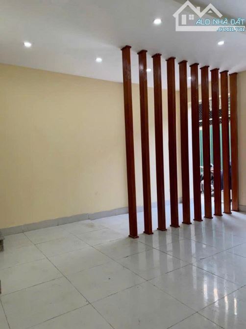 Phố Định Công Hạ- 39m mt 5m 4 tầng ngõ 3 gác  Chỉ 4,2 tỷ - 3