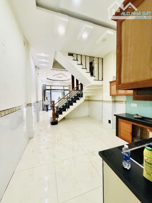 Bán nhà Gò Vấp, Hẻm 8m, 3 Tầng, Gần Bờ Kè Tham Lương, 7 Tỷ nhỉnh - 3