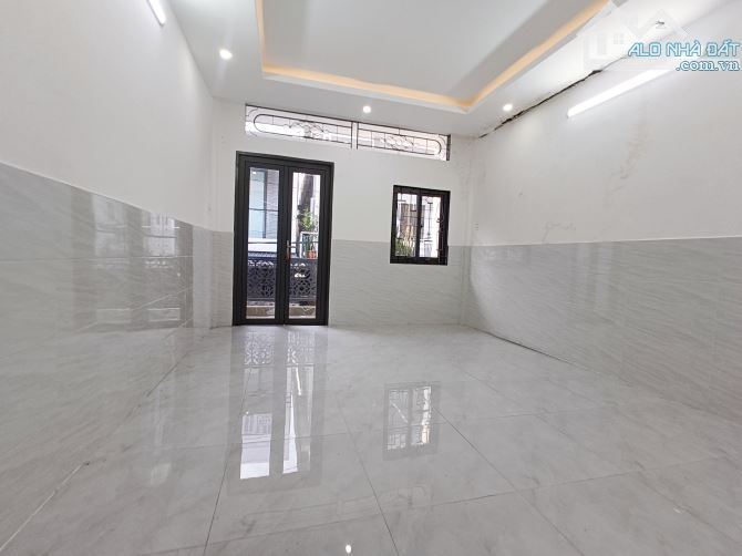 Bán Nhà 1 Trệt 2 Lầu + Sân Thượng Hẻm 34 Nguyễn Trãi - 3