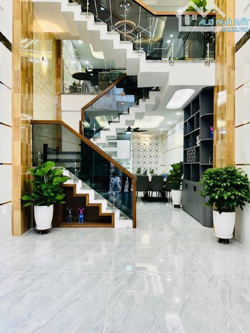SIÊU PHẨM SÁT TÊN LỬA- NHÀ 5 TẦNG FULL NỘI THẤT - PHÂN LÔ VIP - GIÁ CHỈ 6.xx TỶ - 3