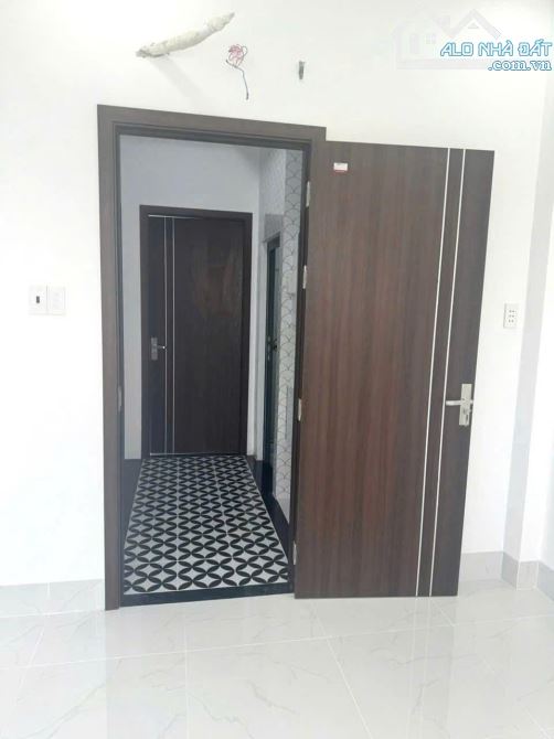 BÁN NHÀ QUẬN 9,NHÀ 3TẦNG DT53M NGAY ĐƯỜNG NGUYỄN DUY TRINH,CHỈ NHỈNH 5TỶ TL,HẺM XE HƠI 8M - 3