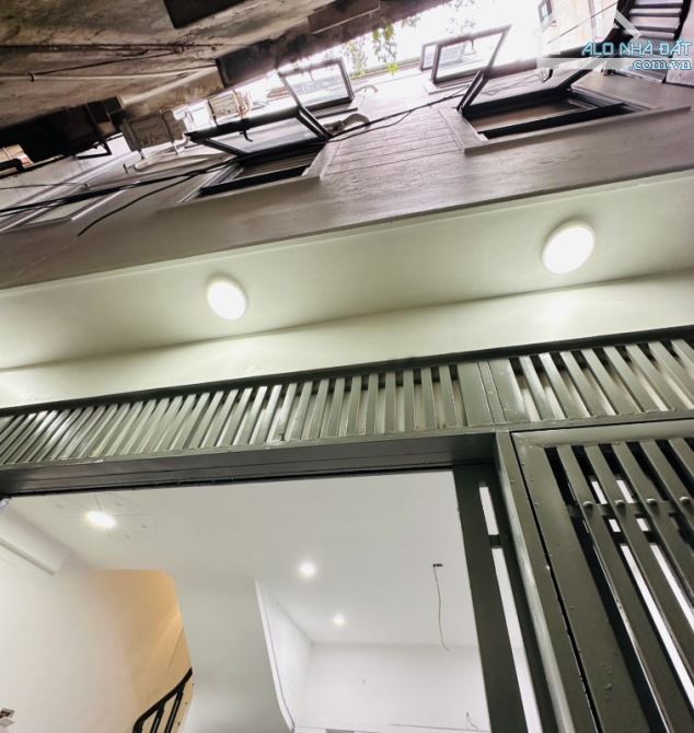 5.89 tỷ sở hữu nhà phố Lê Thanh Nghị 28m2, nhà đẹp khu phố an ninh dân trí cao, giá tốt mặ - 3