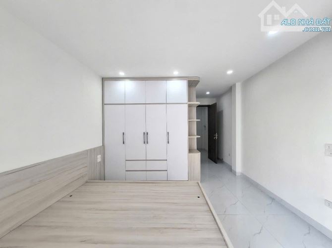 Nhà 5 tầng mới koong Giang Biên, full nội thất, ô tô cách 10m, 30m, MT 3.7m, nhỉnh 5 tỷ - 3