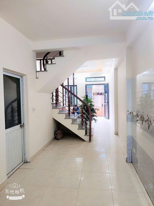Bán nhà 2 tầng ngõ Vũ Hựu gần hồ sượt - 3
