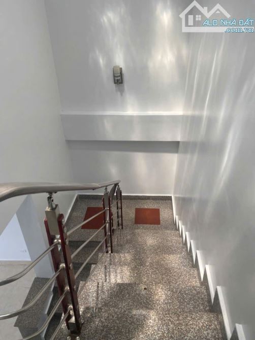 Bán nhà 3.5 tầng kèm theo nhà 1 tầng. Đầy đủ công năng sử dụng cách mặt đường vài bước châ - 3