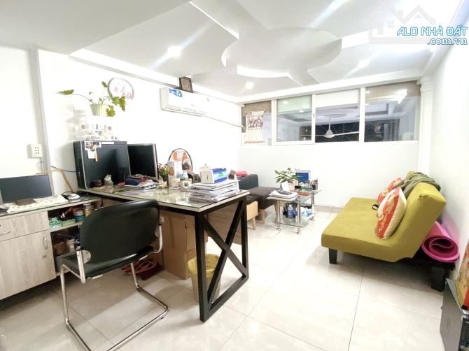 Bán nhà hai mặt phố quận 11 - Nở hậu cực đẹp - 5 tầng tiện ở và kinh doanh 9,3 tỷ - 3