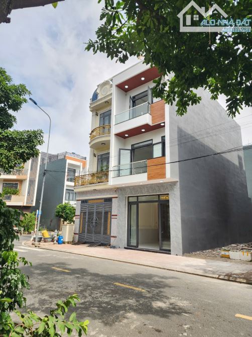 Bán nhà 1 trệt 2 lầu, gần Vincom ngã tư 550, p.Tân Đông Hiệp, Tp.Dĩ An chỉ 5ty500 TL M6066 - 3